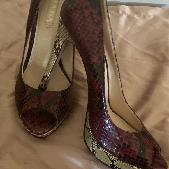 PRADA PEEP-TOE PUMPS - Picture 2 of 7